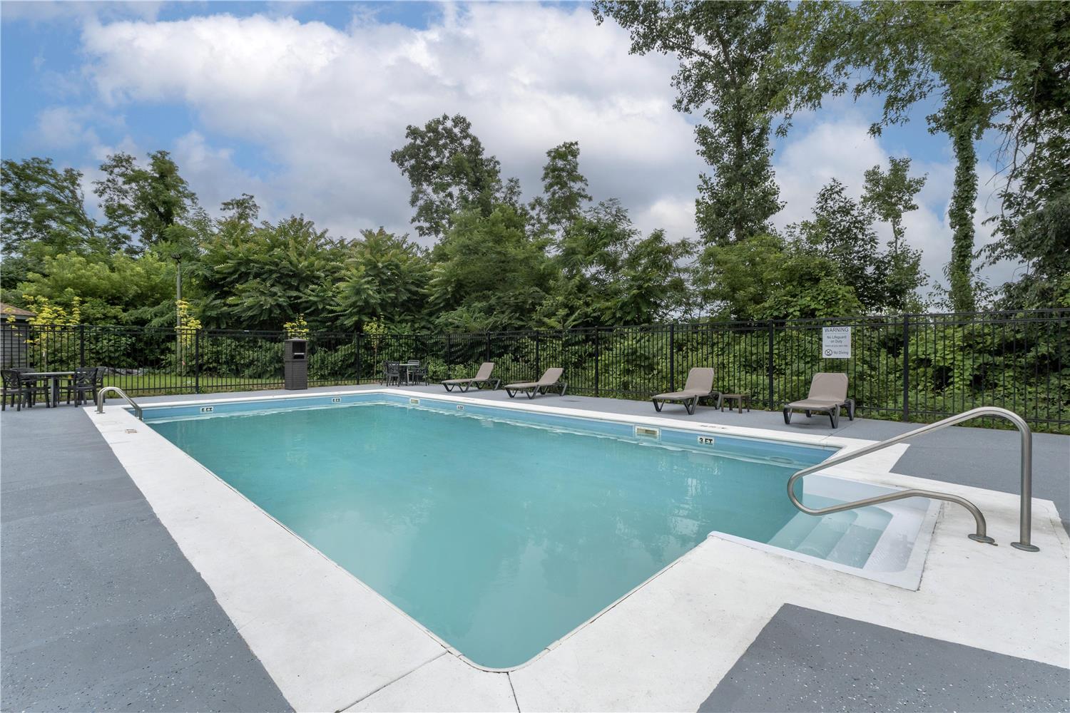 Фото SureStay Plus by Best Western Fremont I-69