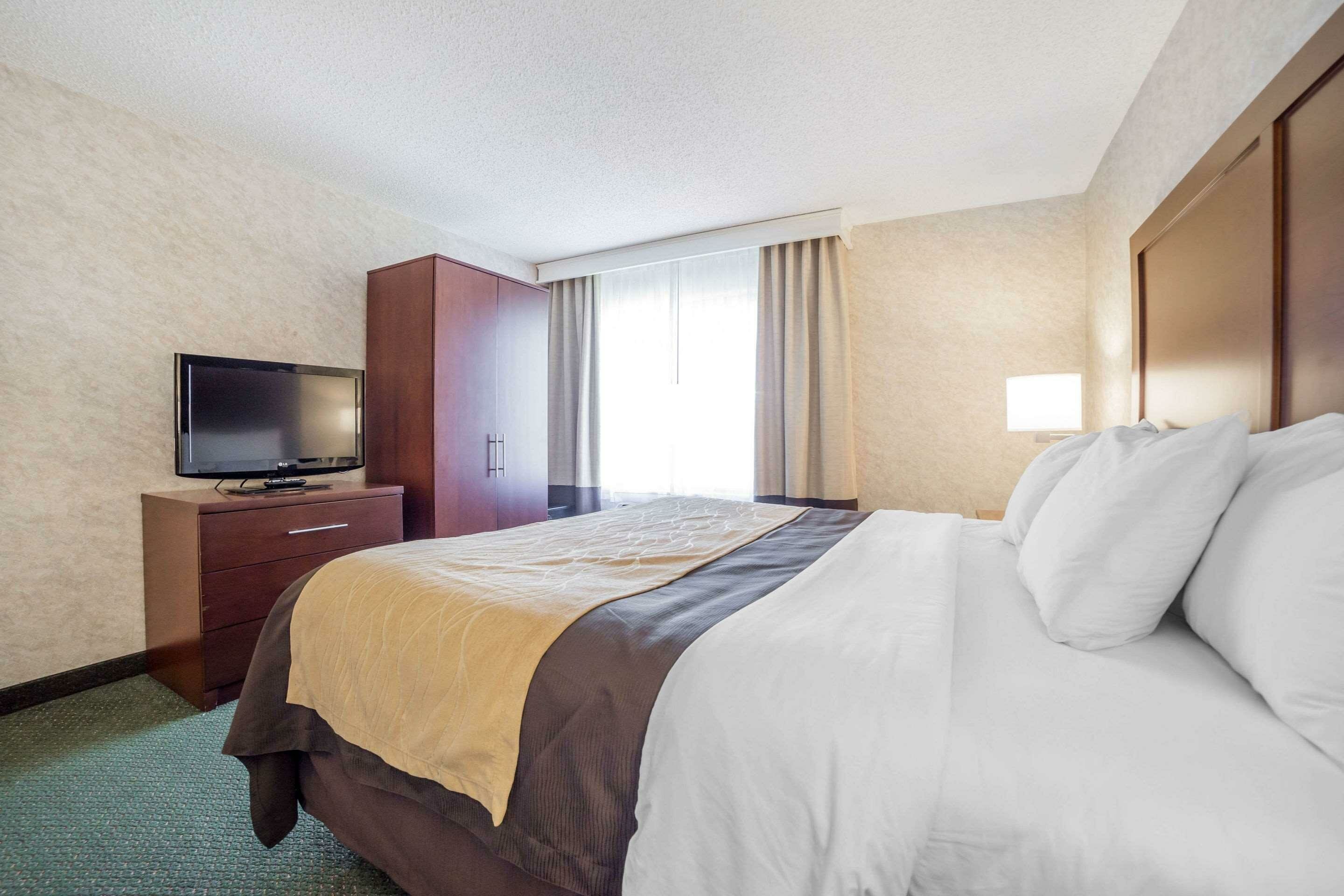 Фото Yellowstone River Inn & Suites