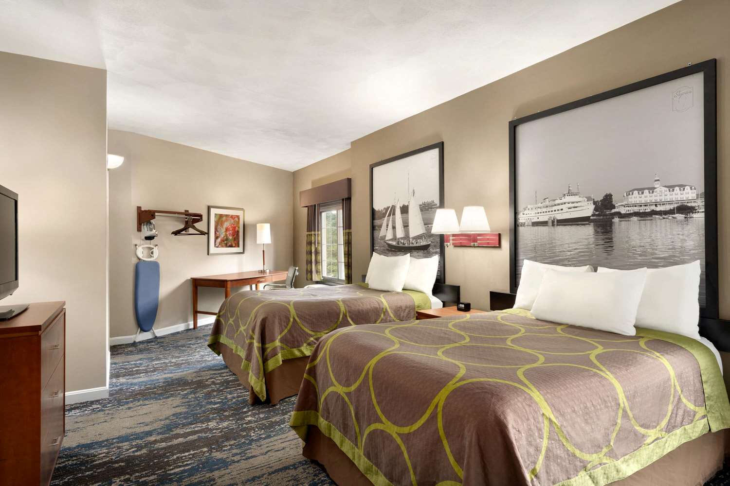 Фото Super 8 by Wyndham West Greenwich/Providence