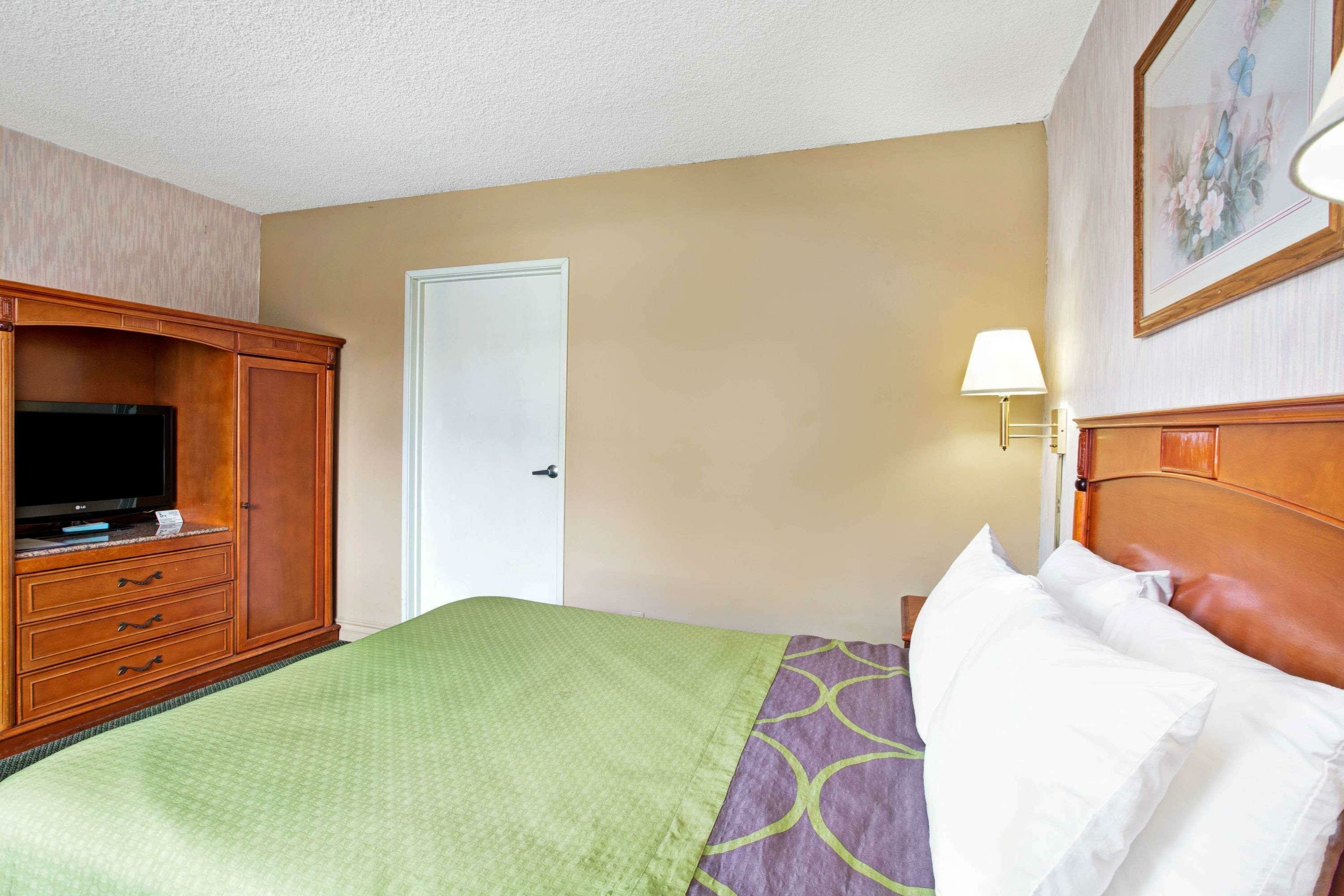 Фото Skyways Hotel