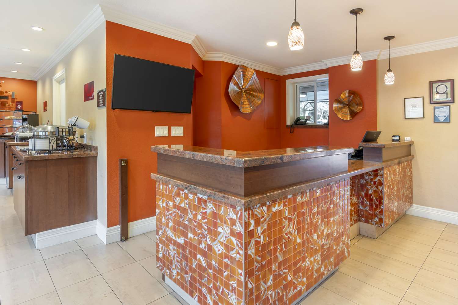 Фото Best Western Plus Airport Plaza