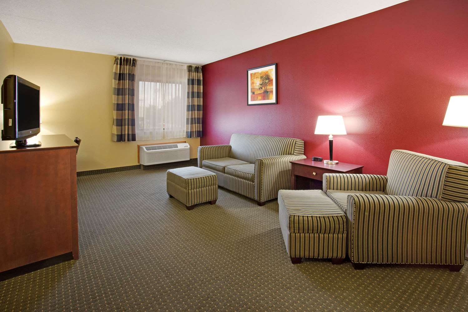 Фото Ramada by Wyndham Bettendorf