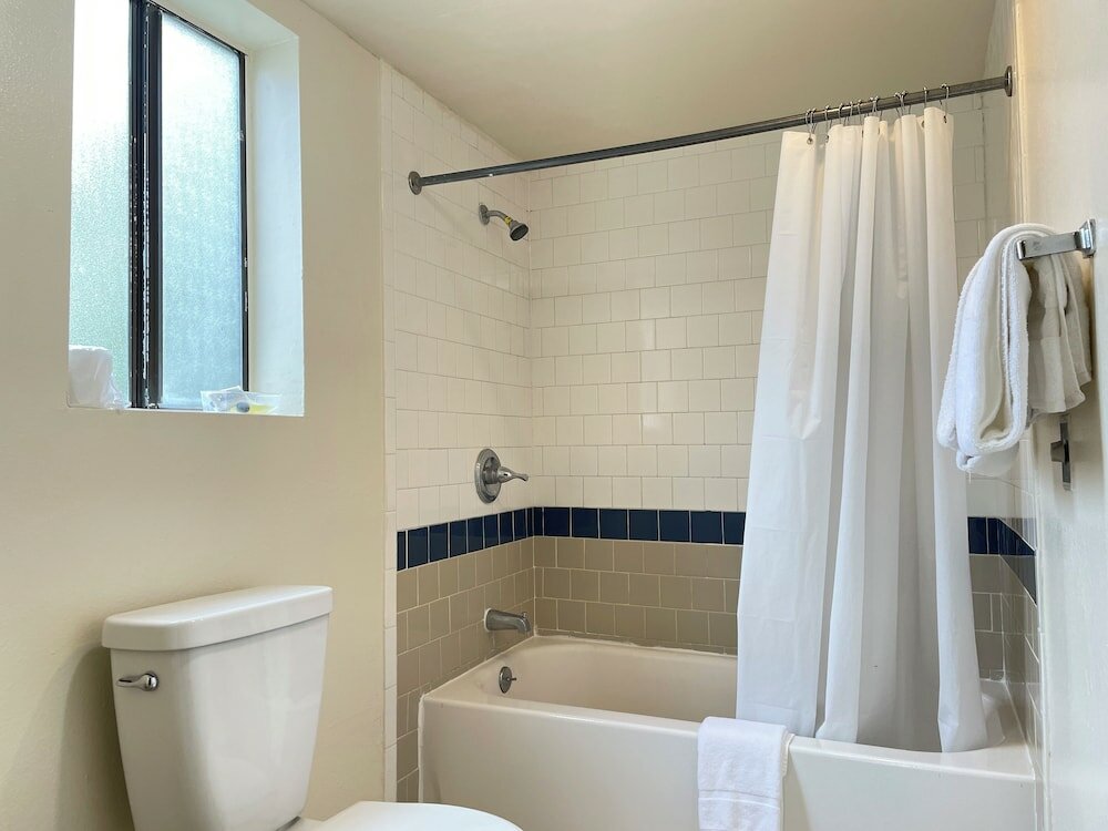 Фото Hollywood La Brea Inn