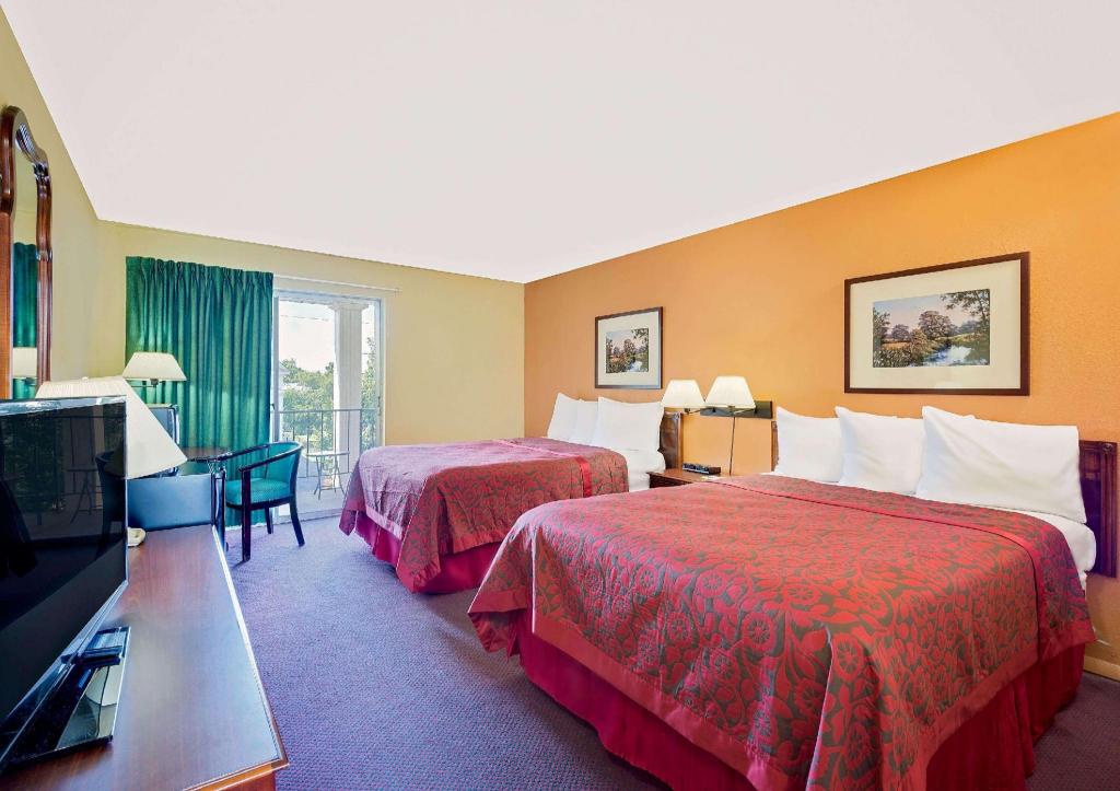 Фото Days Inn by Wyndham Waynesboro