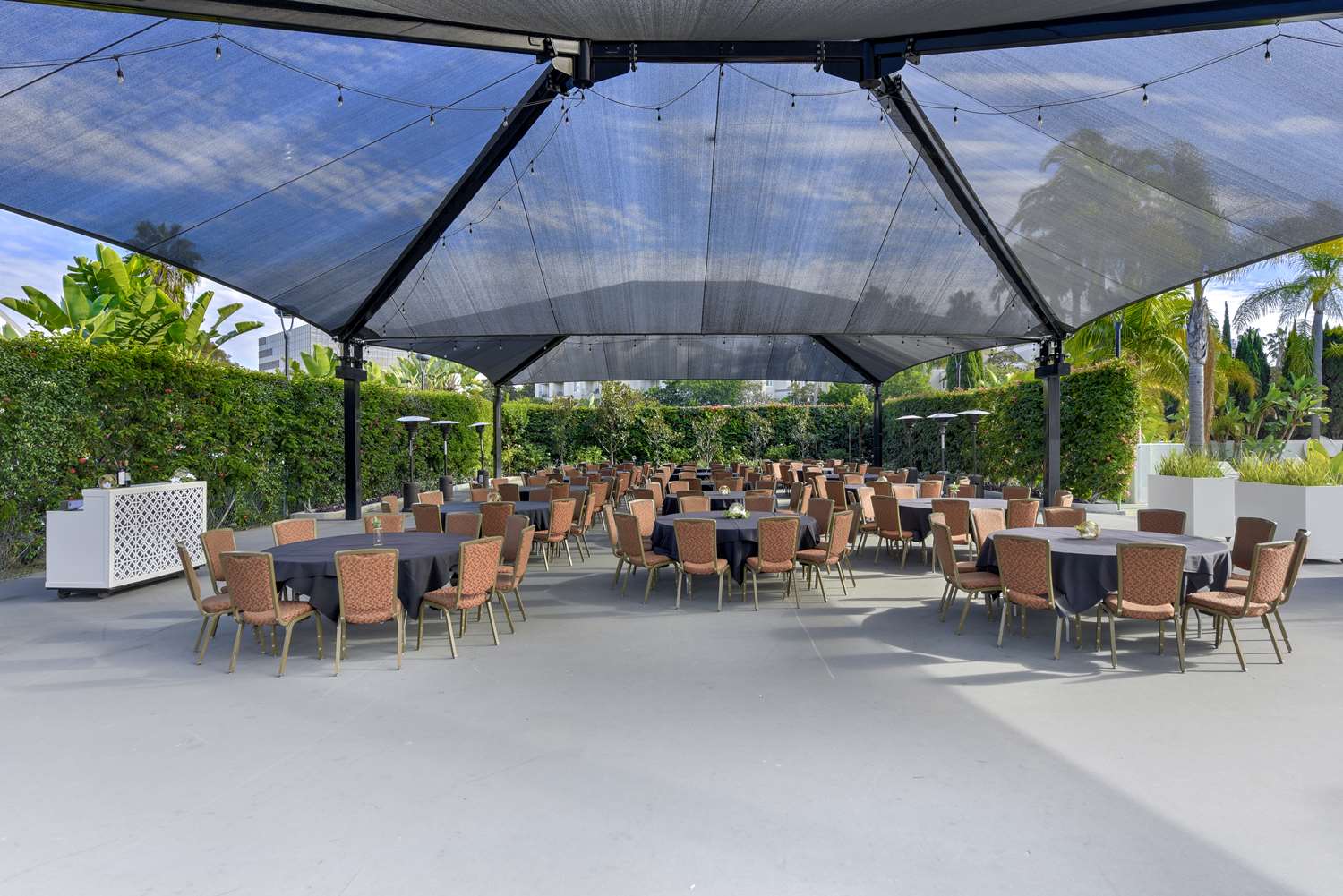 Фото Hilton Irvine Orange County Airport