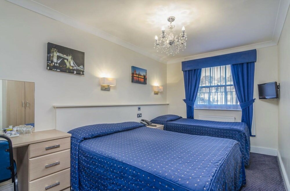 Фото отеля 2