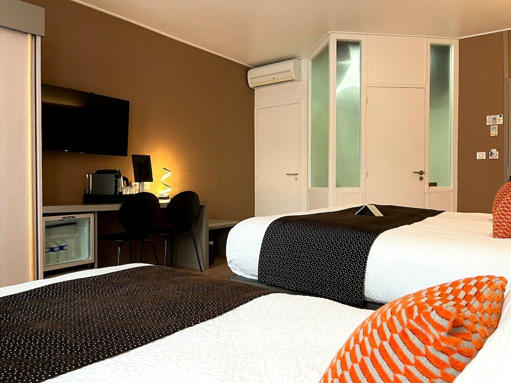 Фото Hotel Le Renard Châlons-en-Champagne