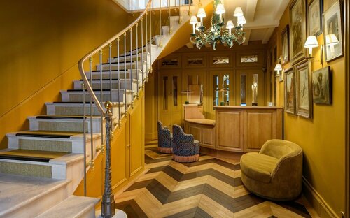 Внешний вид отеля Hotel Les Hautes Roches в Рошкорбоне, фото 3