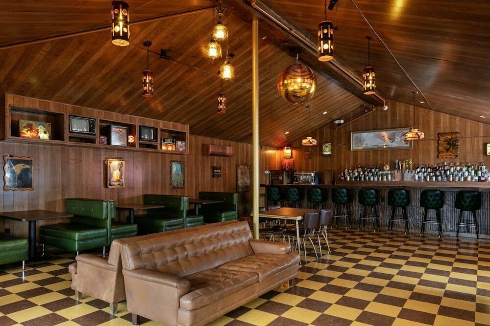 Фото The Dive Motel & Swim Club