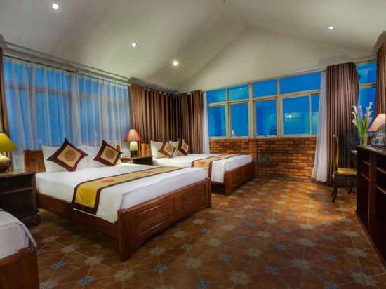 Фото Hanoi Little Town Hotel
