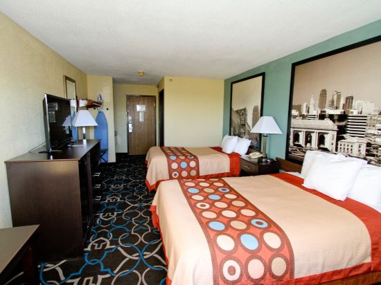 Фото Super 8 by Wyndham Kansas City