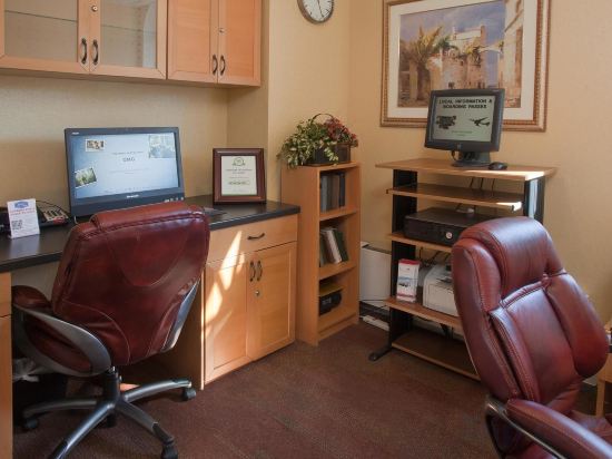 Фото Hampton Inn & Suites Stamford