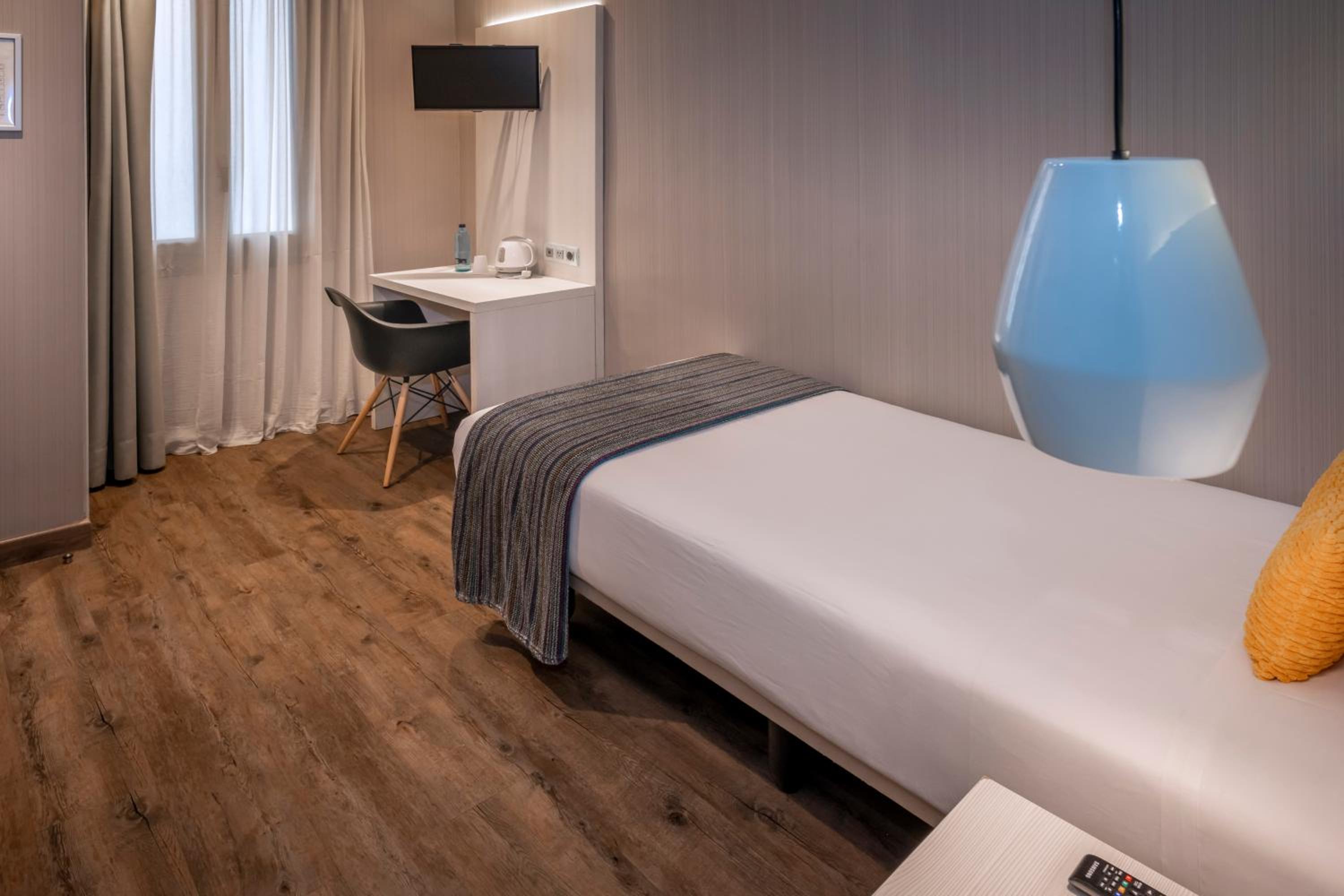 Фото Opera Ramblas