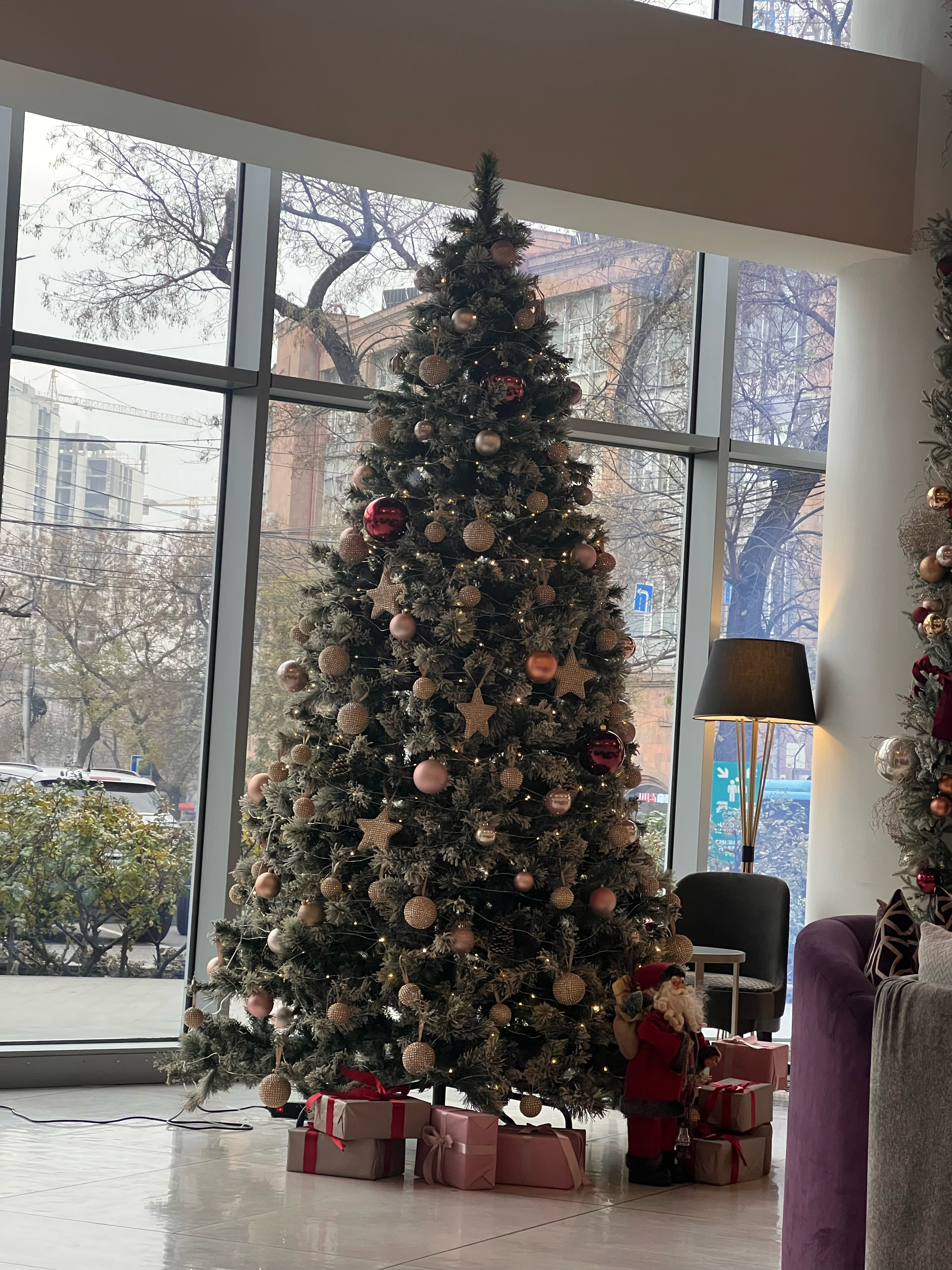 Фото DoubleTree by Hilton Hotel Yerevan City Centre