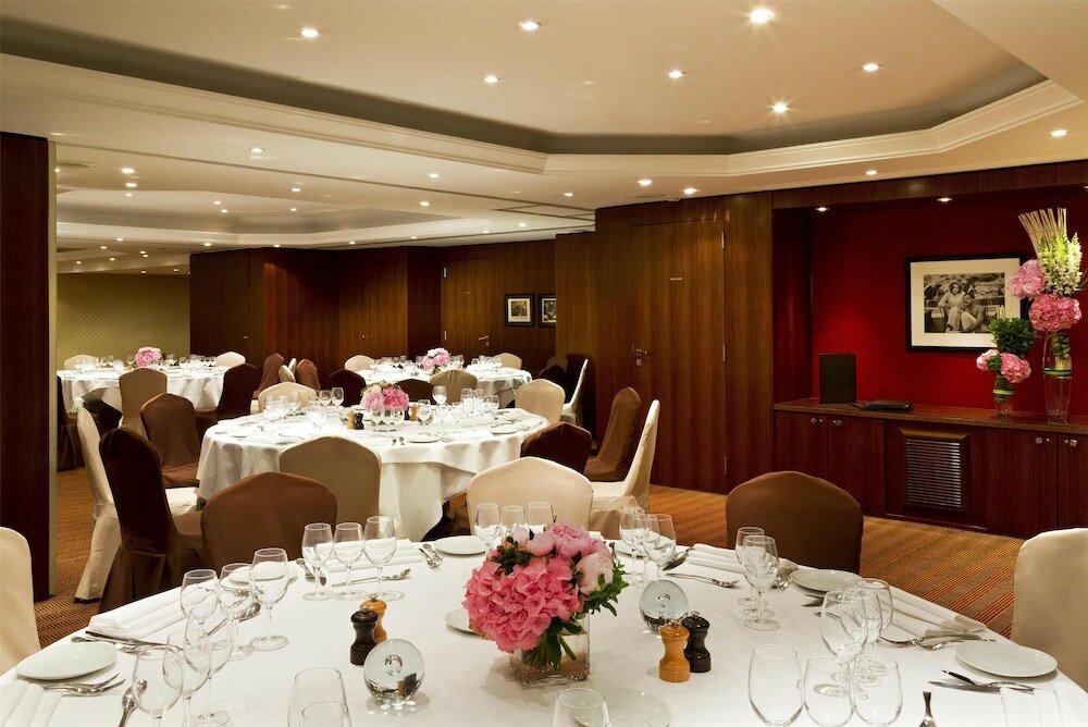 Фото Warwick Paris Champs-Elysees