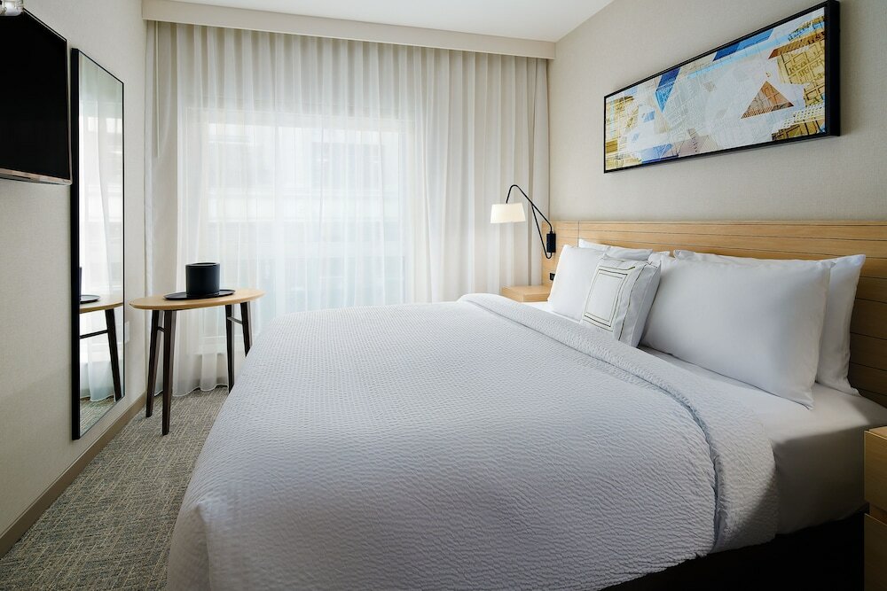 Фото TownePlace Suites by Marriott New York Manhattan