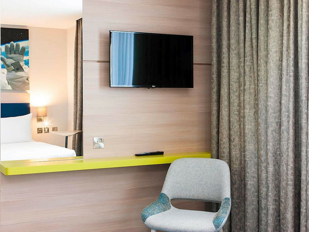 Фото ibis Styles London Heathrow Airport