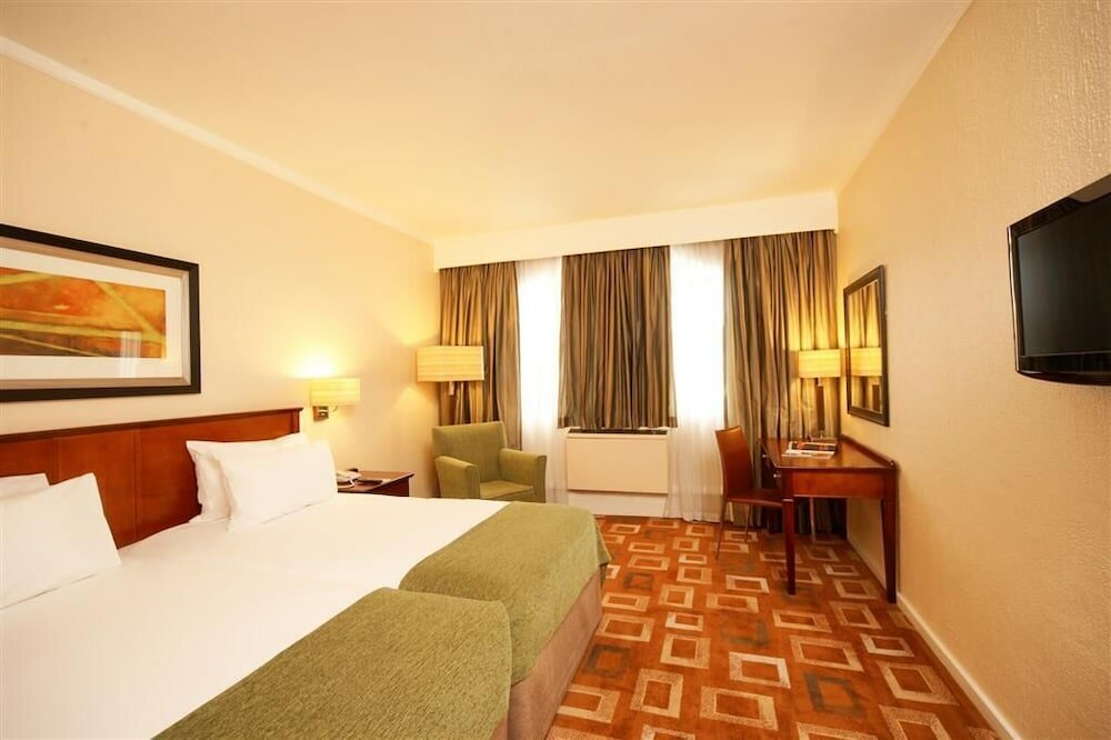 Фото Garden Court O. R. Tambo International Airport