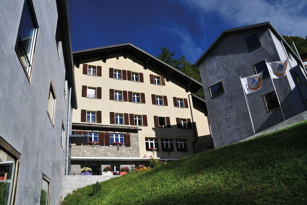 Фото Youth Hostel Zermatt