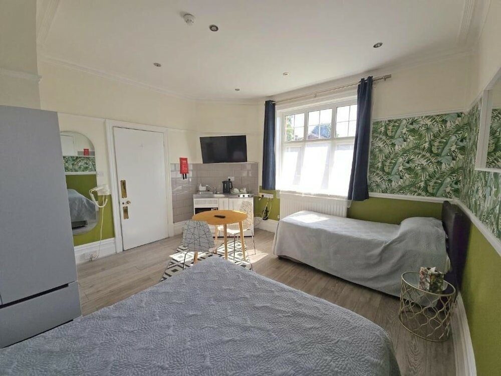 Фото Glendevon House Hotel