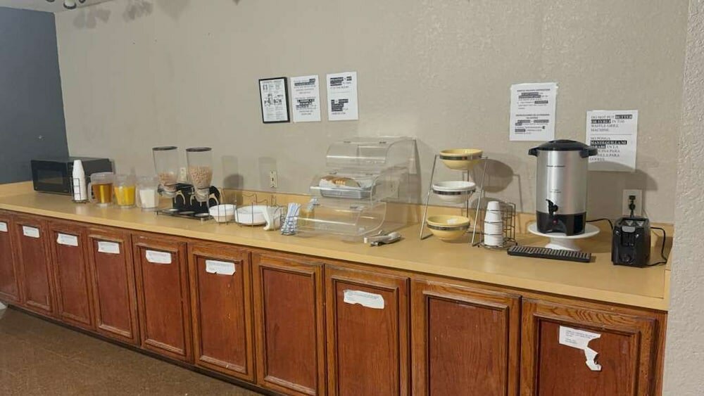 Фото Homegate Studios & Suites San Antonio Fiesta Park