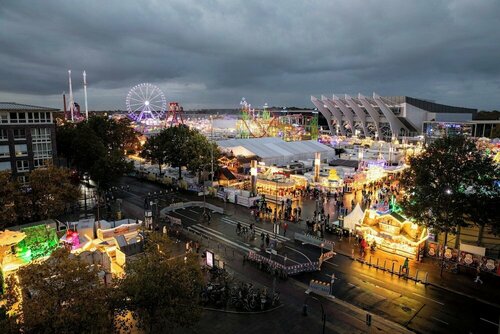 Внешний вид отеля Courtyard Bremen в Бремене, фото 4