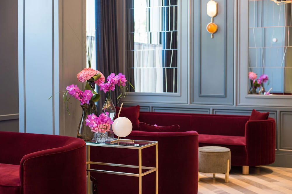 Фото The Trafalgar St. James London, Curio Collection by Hilton