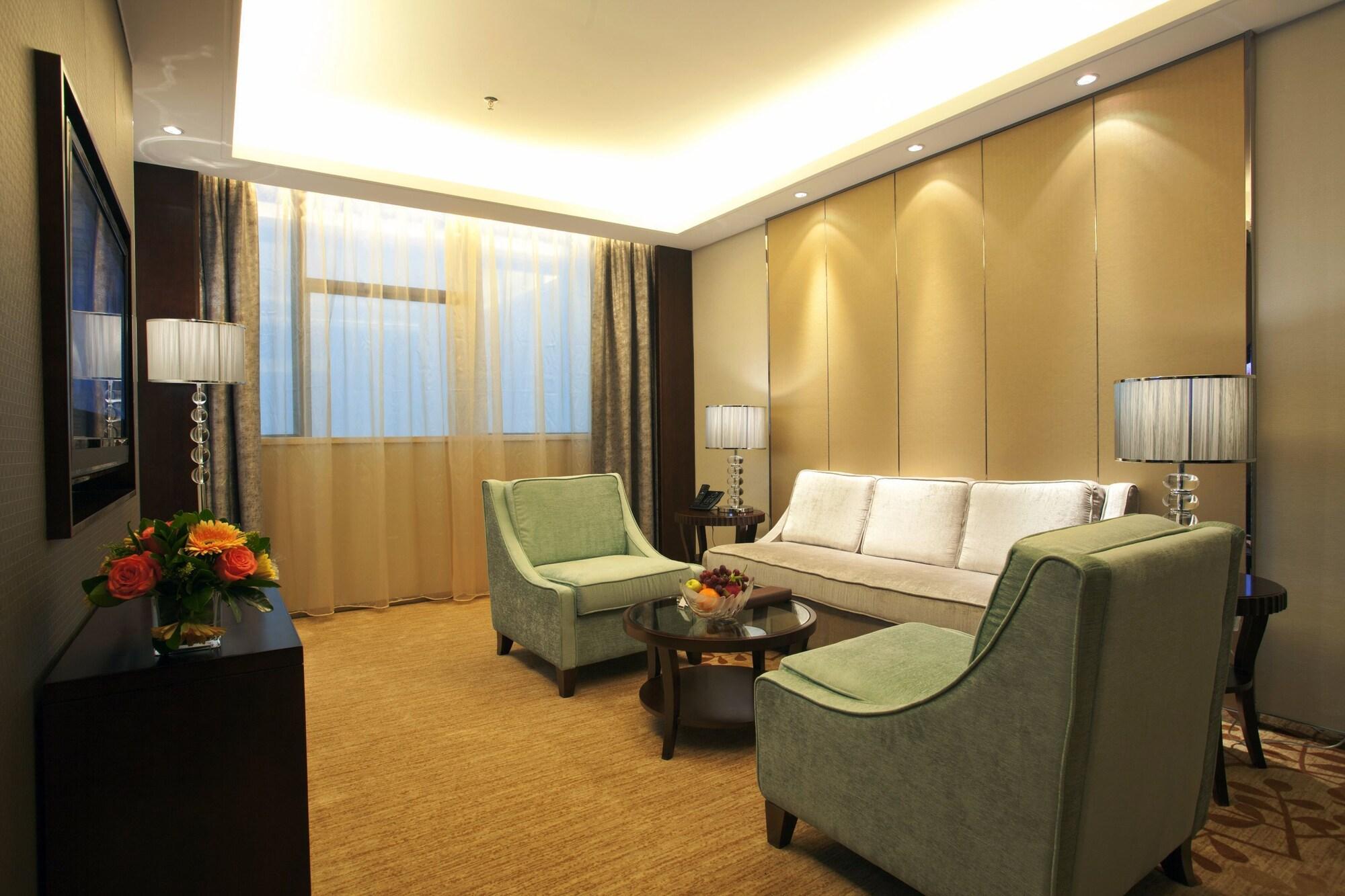 Фото Winnerway Hotel