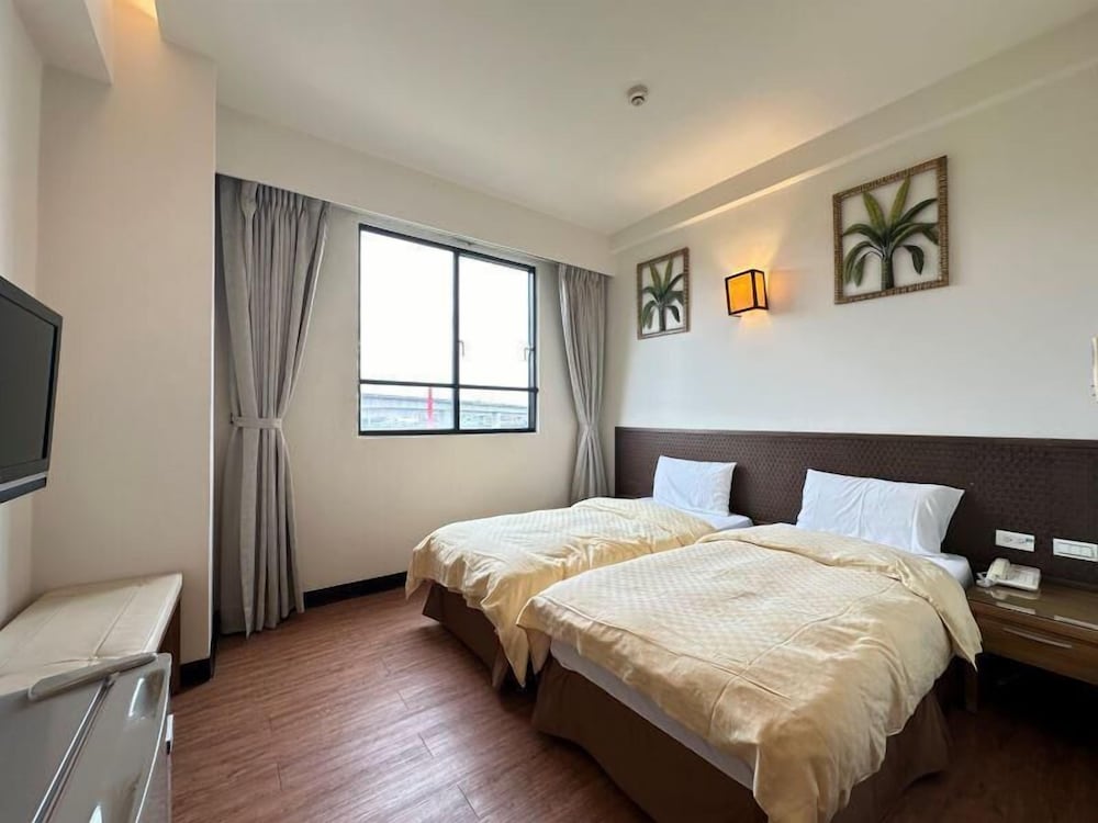 Фото Chientan Youth Hotel