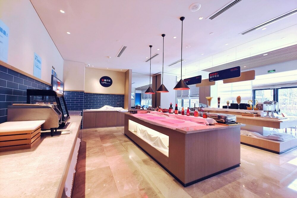 Фото Holiday Inn Express Kunming West, an Ihg Hotel
