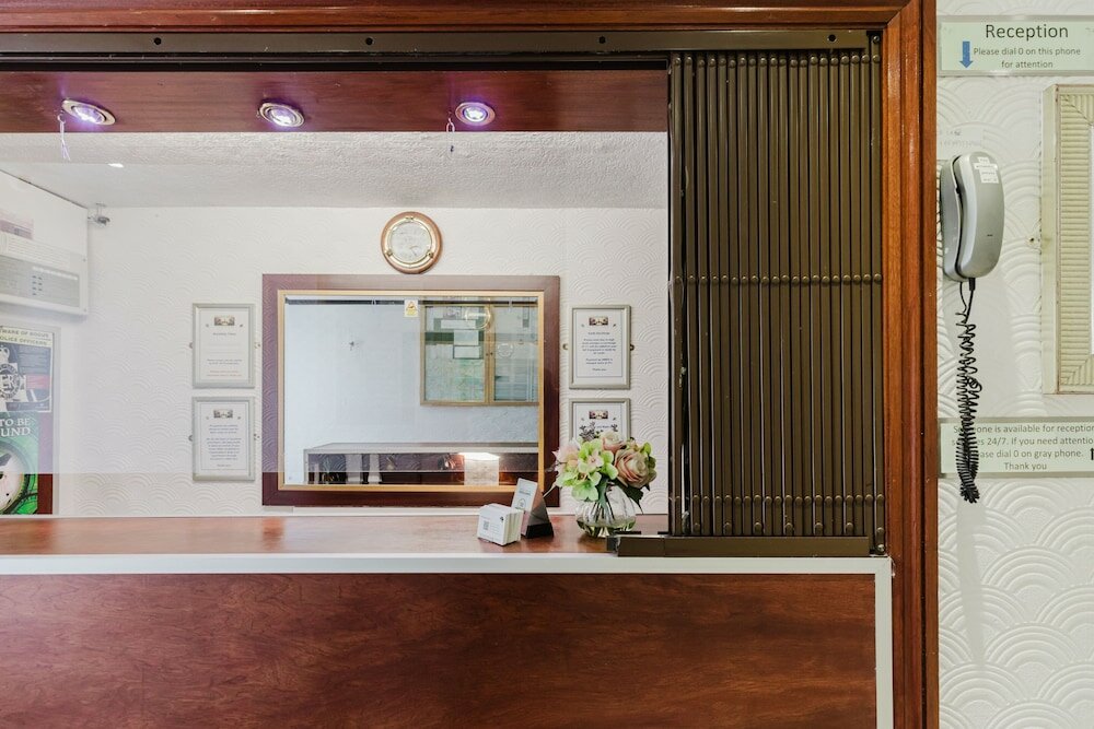 Фото Falcon Hotel