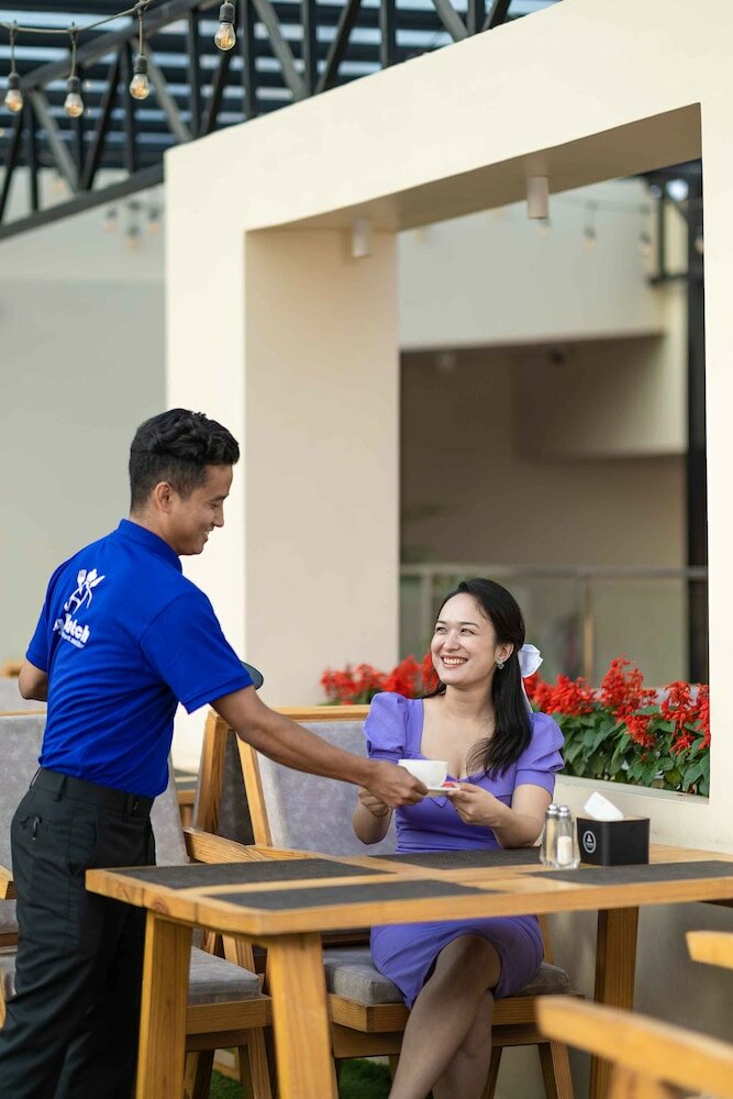 Фото Kathmandu Business Hotel