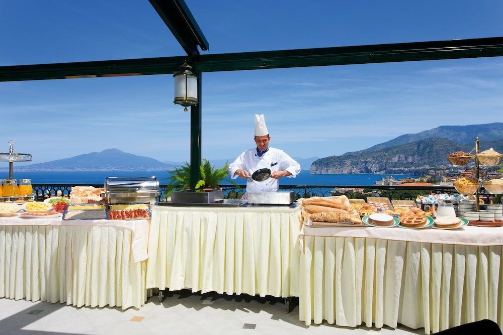 Фото Grand Hotel Capodimonte