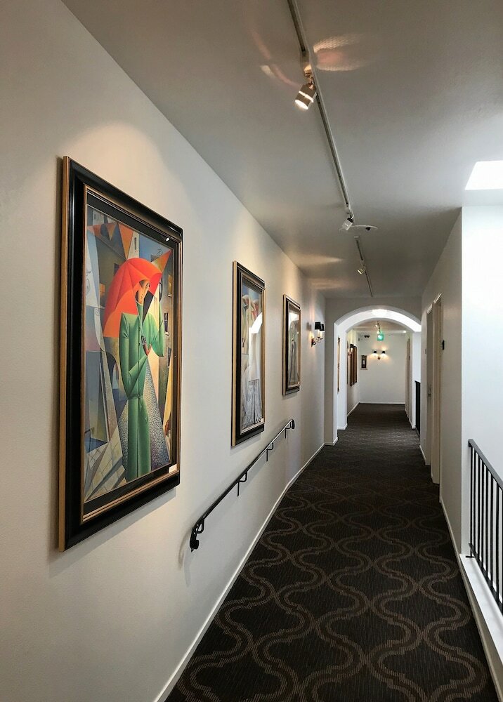 Фото Masterpiece Hotel