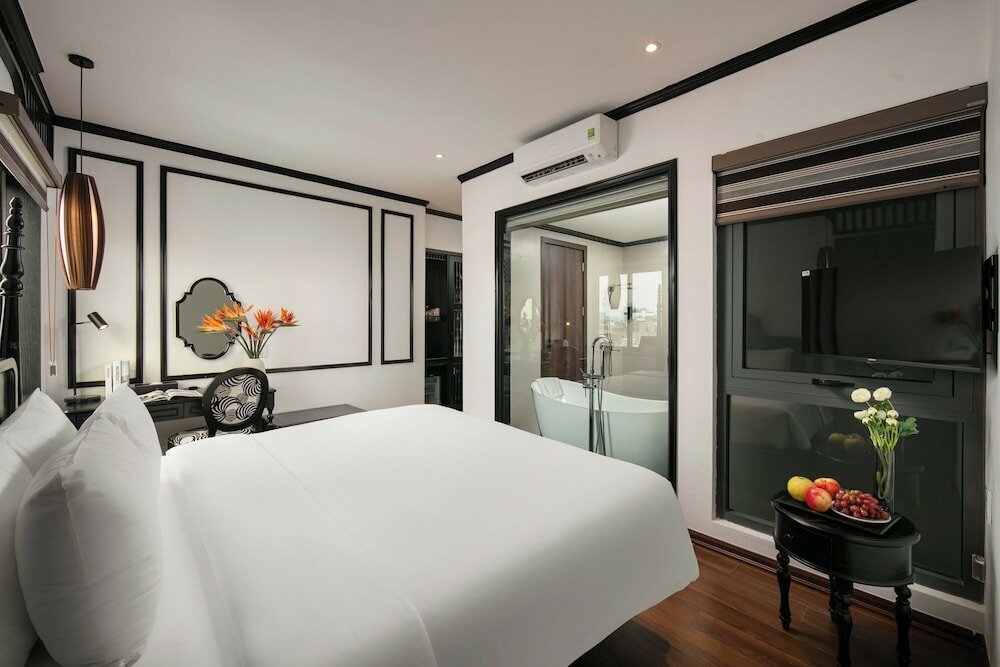 Фото Hanoi Le Chateau Hotel & SPA
