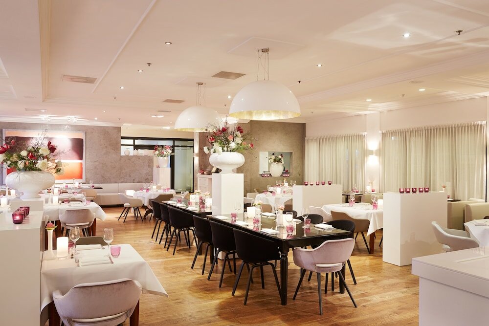 Фото Theaterhotel De Oranjerie