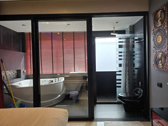 Фото Absolute Bangla Suites