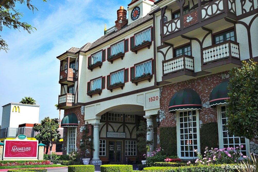 Фото Anaheim Camelot Inn & Suites