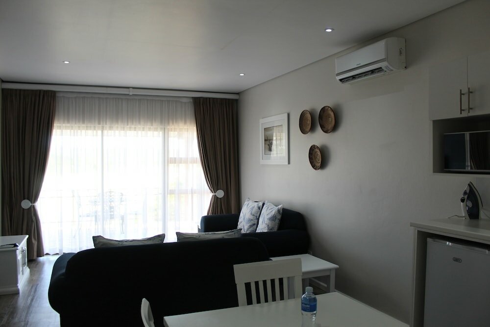 Фото Blue Lagoon Hotel and Conference Centre