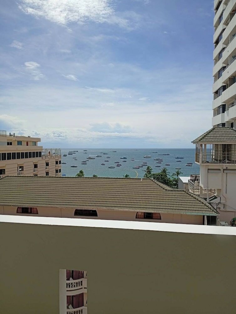 Фото Inn House Hotel