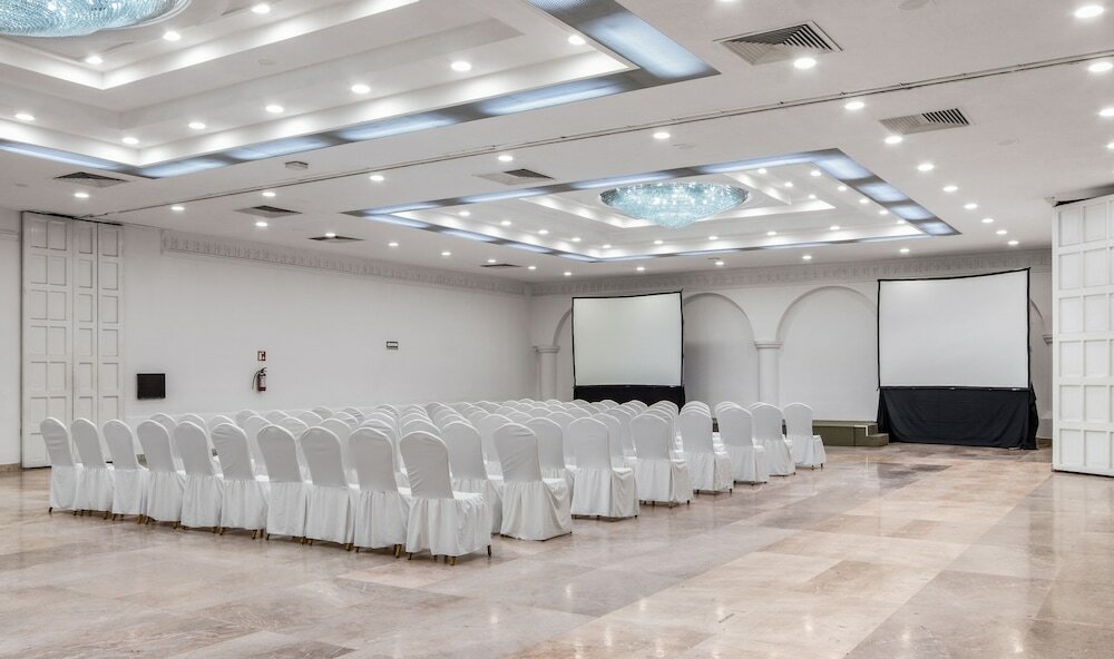 Фото Radisson Hotel & Convention Center Toluca