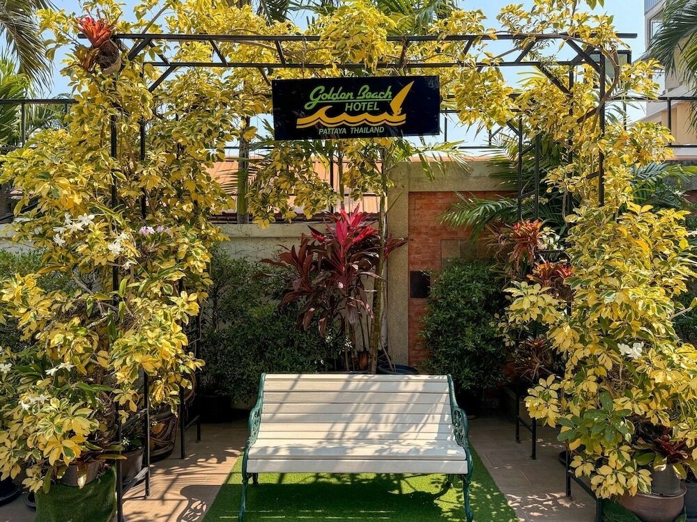 Фото Golden Beach Hotel Pattaya