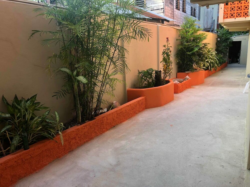 Фото Best Time Inn Hotel - Car Rental