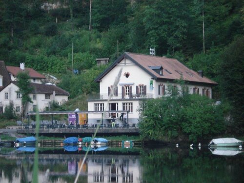 Гостиница Restaurant de l'Auberge Maison Monsieur в Кантоне Невшатель