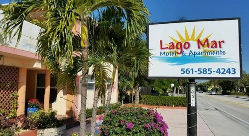 Гостиница Lago Mar Motel and Apartments в Лейк Уорте