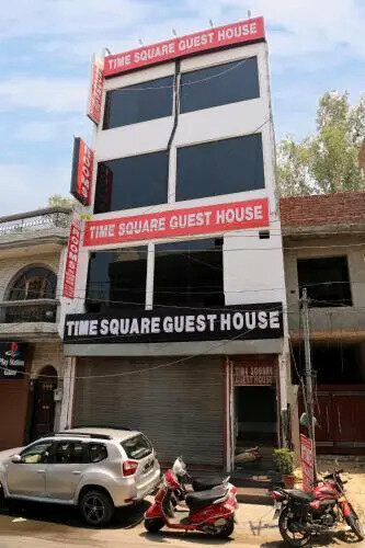 Гостиница Time Square Guest House в Джаландхаре