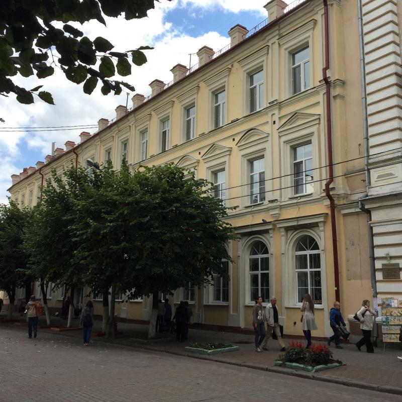 Фото В центре