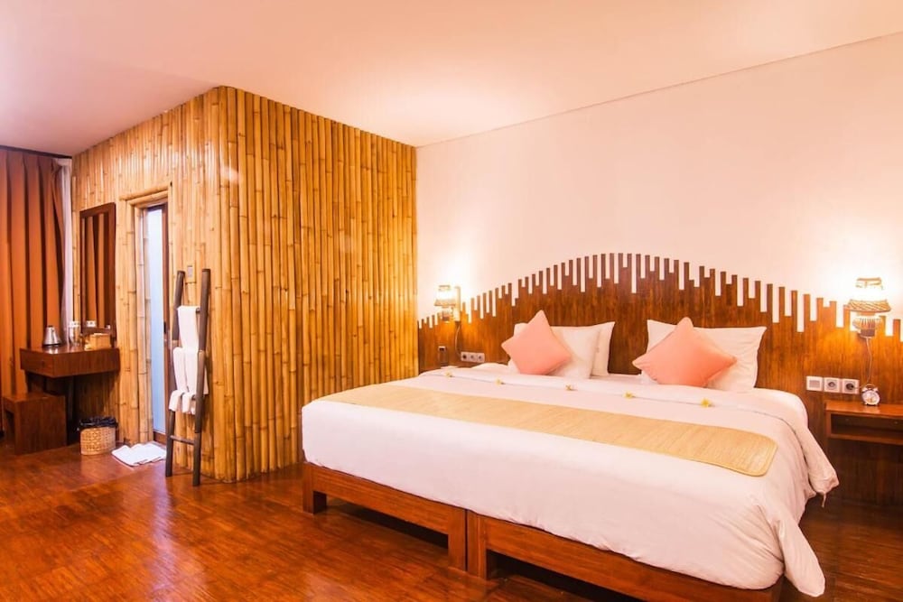 Фото Karang Lila Bhuana