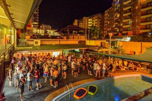 Гостиница Youth Shack Backpackers - Hostel в Северной территории