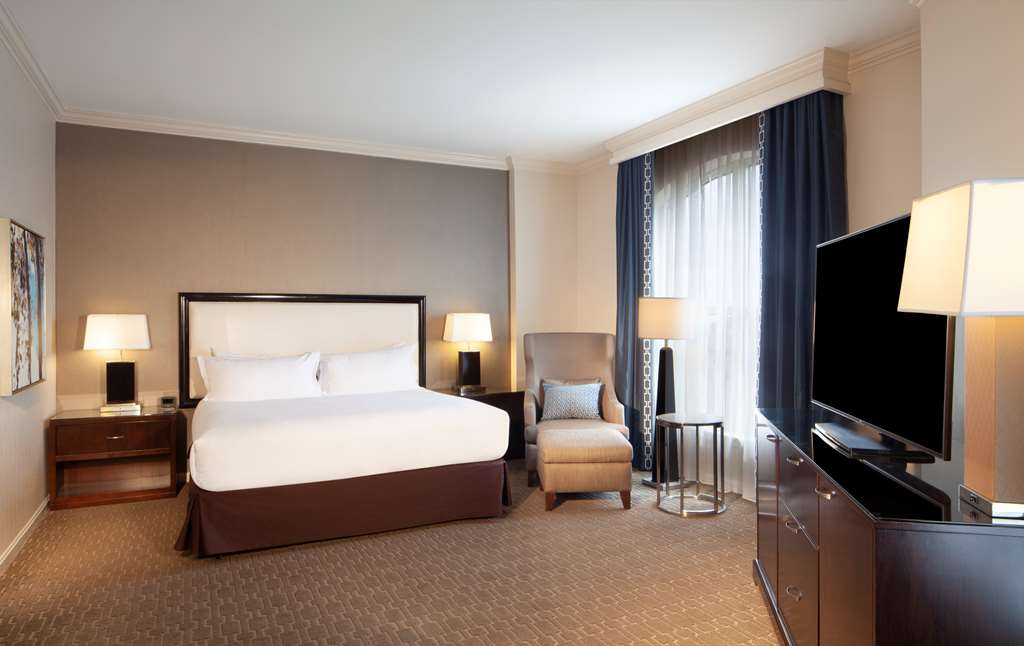 Фото Hilton Alexandria Old Town